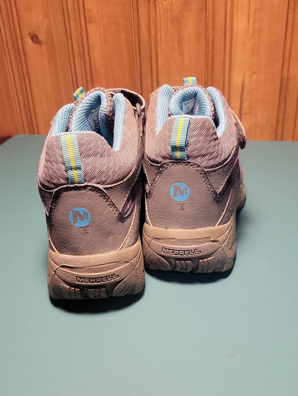 Merrell Kids Gray Trail Sneakers with Multicolor Accents Size 1